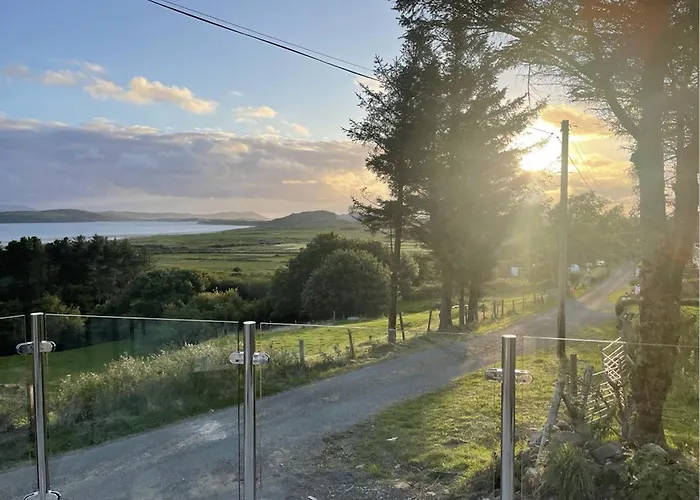 Semesterbostad Nan's Place Donegal - New Renovation With Stunning Views *