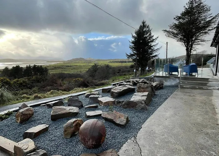 Nan's Place Donegal - New Renovation With Stunning Views Holiday home